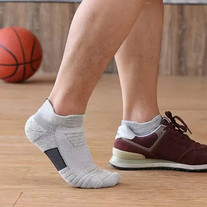 Anti Slip Cotton Sports Socks For Soccer Basketball